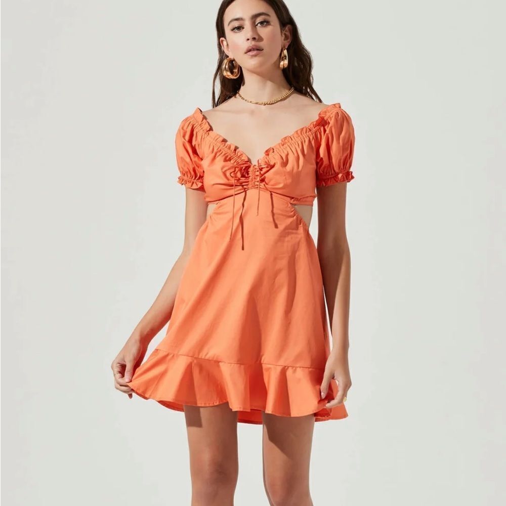 ASTR VERANA CUTOUT PUFF SLEEVE RUFFLE MINI DRESS